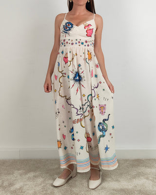 Modella indossa Abito Summer I'm Just a Girl