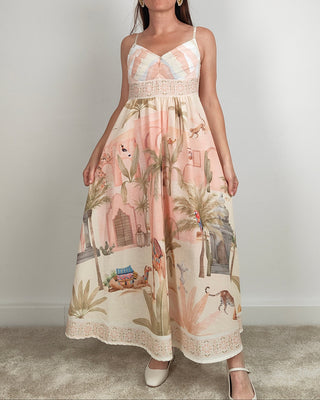 Modella indossa Abito Summer Palm Spring