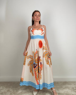 Modella indossa Abito Summer Fantasia Sun