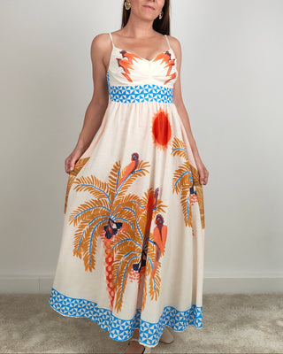 Modella indossa Abito Summer Fantasia Sun