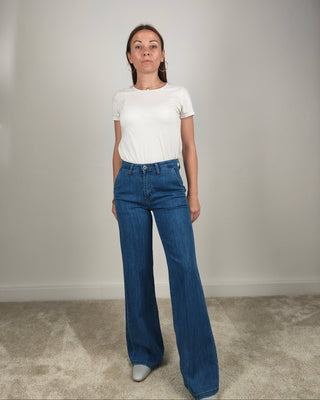 Modella indossa Jeans Zara Palazzo