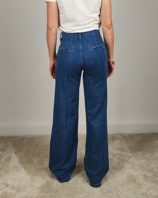 Modella indossa Jeans Zara Palazzo