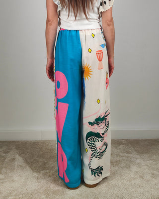 Modella indossa Pantalone Misto Lino P. Love