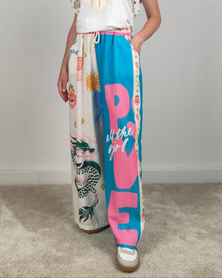 Modella indossa Pantalone Misto Lino P. Love