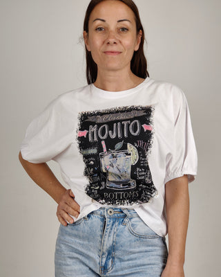 Modella indossa T-shirt Mojito
