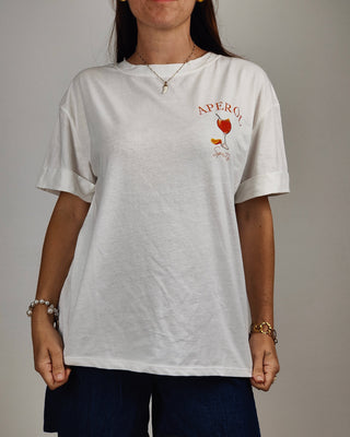 Modella indossa T-shirt "Sprits Time"